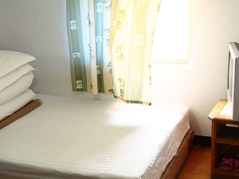 hotelPic