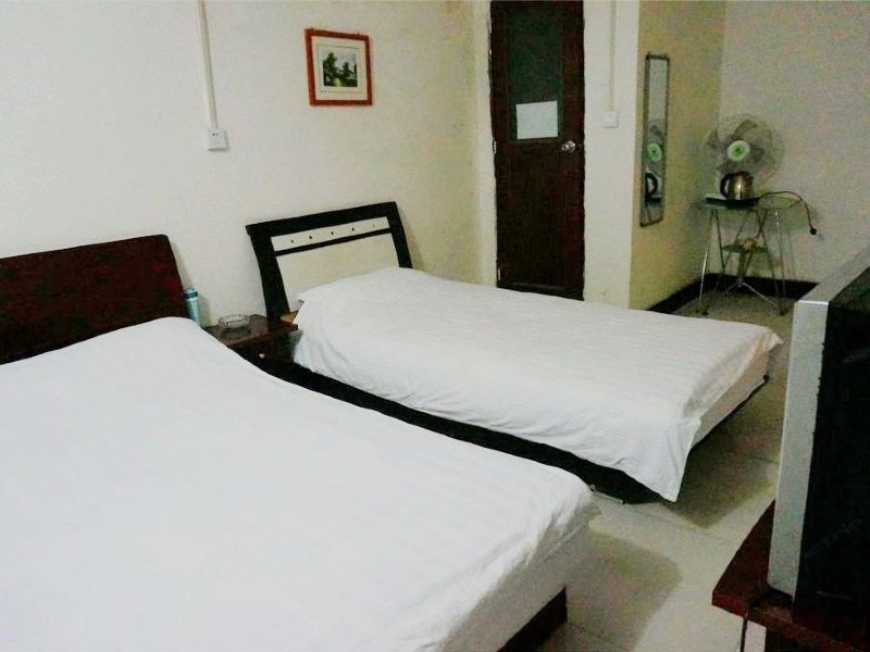 hotelPic
