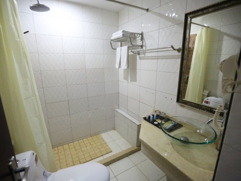 hotelPic