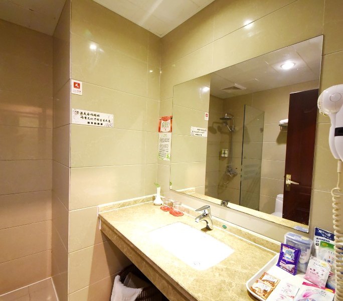 hotelPic