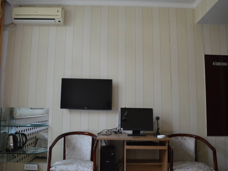 hotelPic