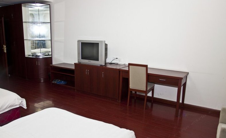 hotelPic