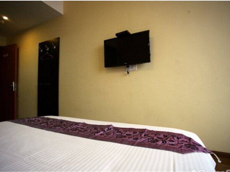 hotelPic