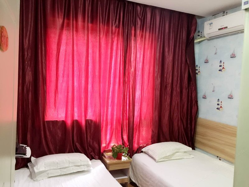 hotelPic