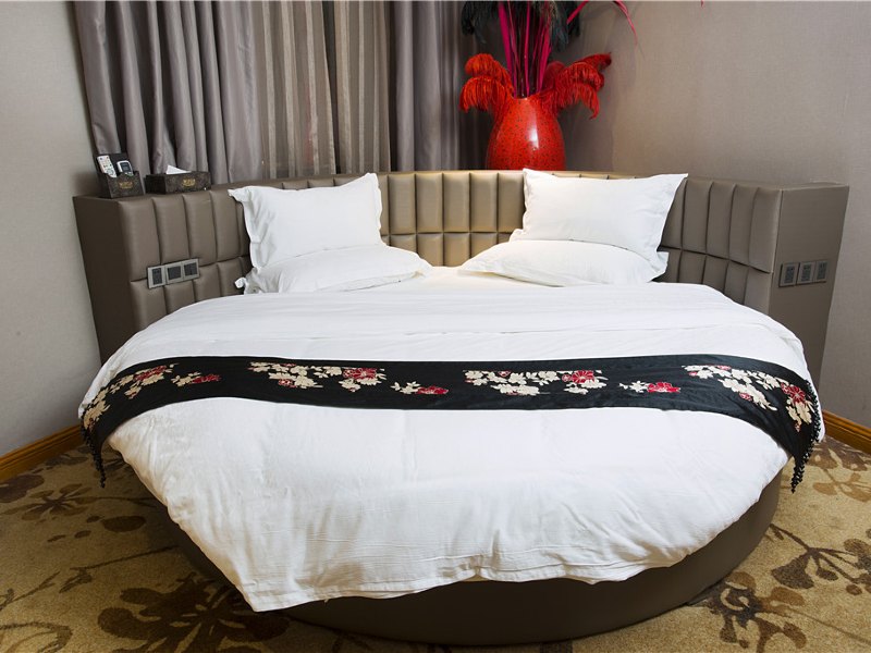hotelPic
