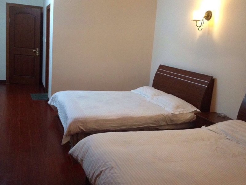 hotelPic