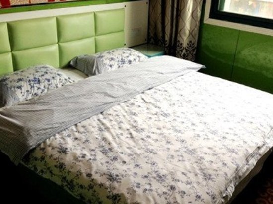 hotelPic