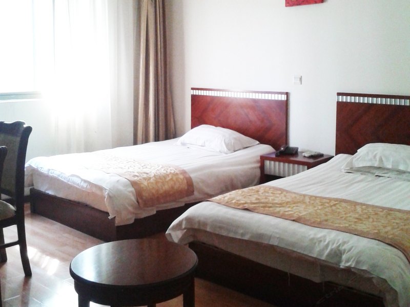 hotelPic