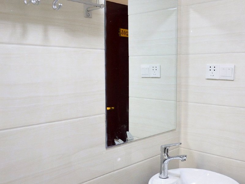 hotelPic