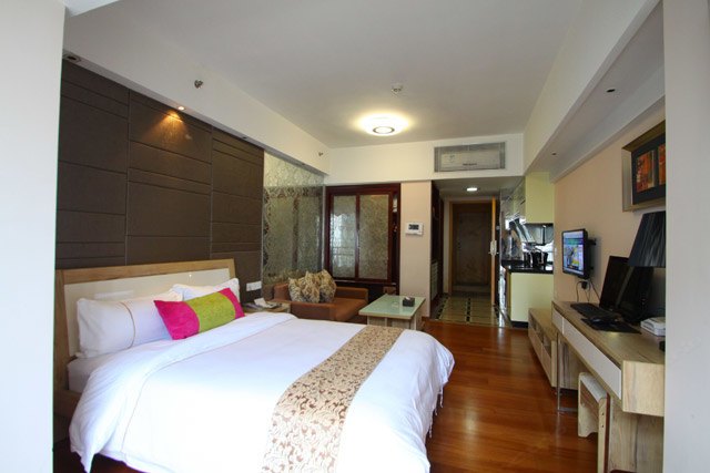 hotelPic