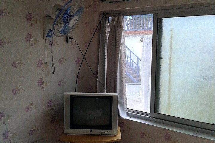 hotelPic