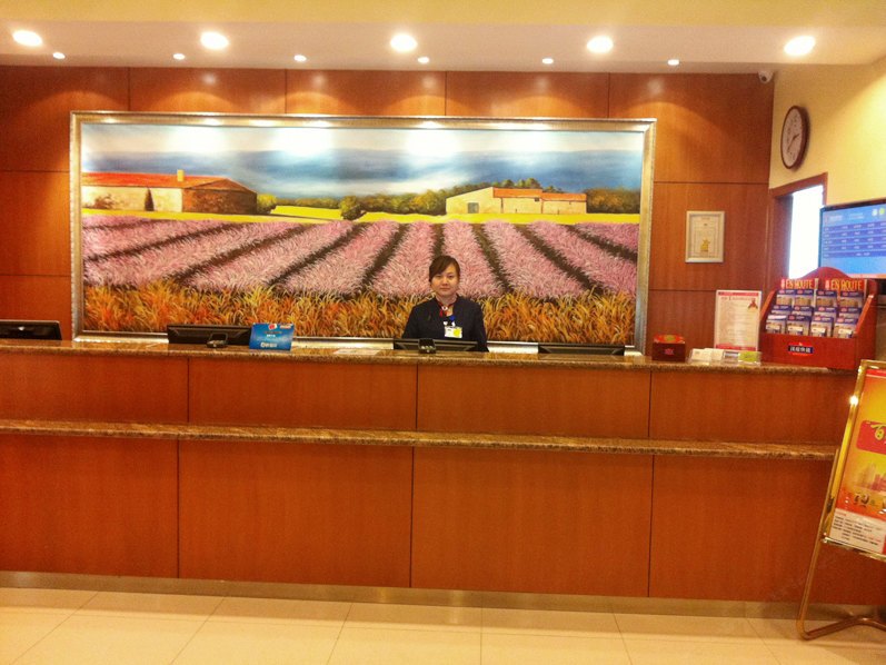 hotelPic