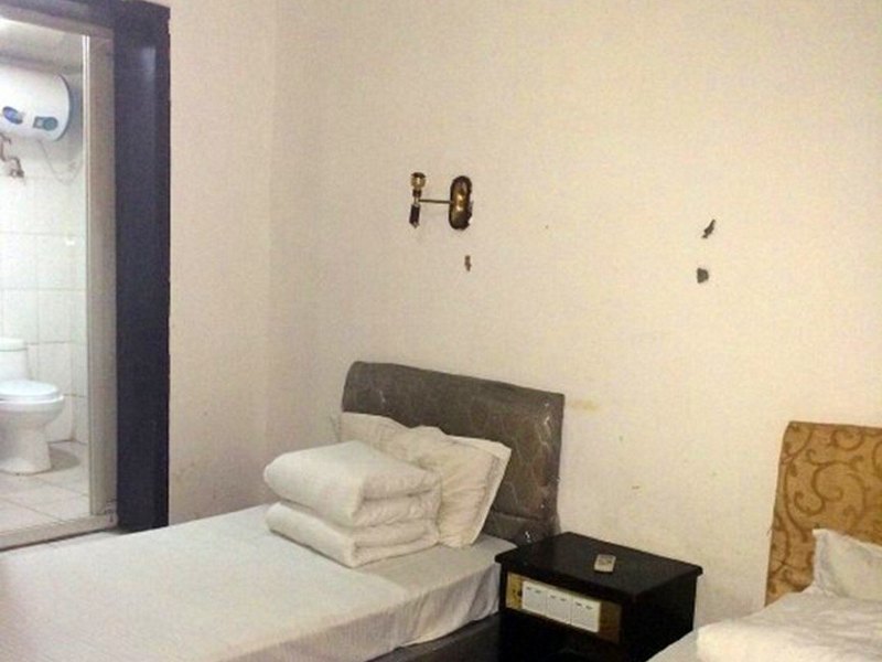 hotelPic