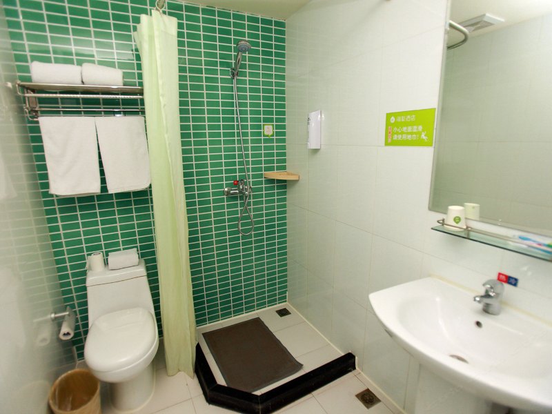 hotelPic