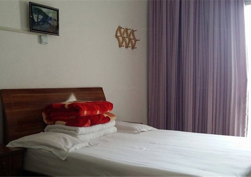hotelPic