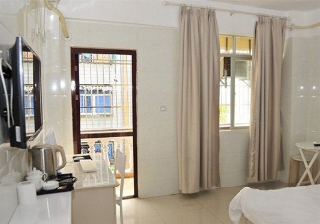 hotelPic