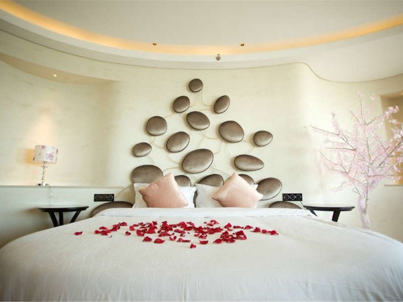 hotelPic