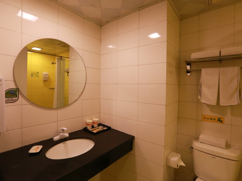 hotelPic