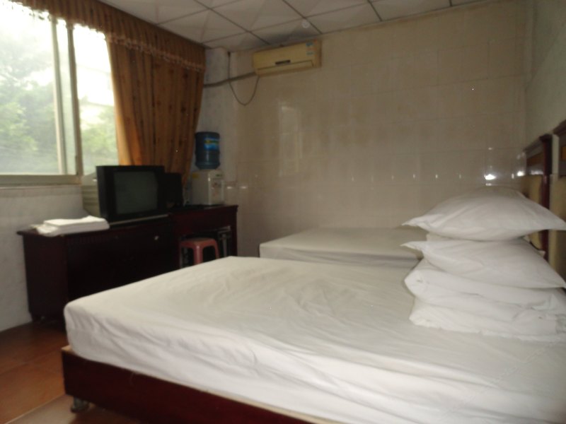 hotelPic