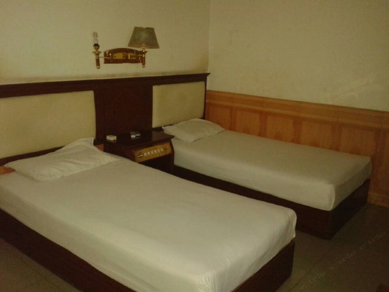 hotelPic