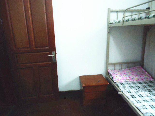 hotelPic