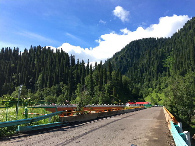 天山神秘大峡谷 建议时间:2小时30分钟 途径十大较美公路之一的独库
