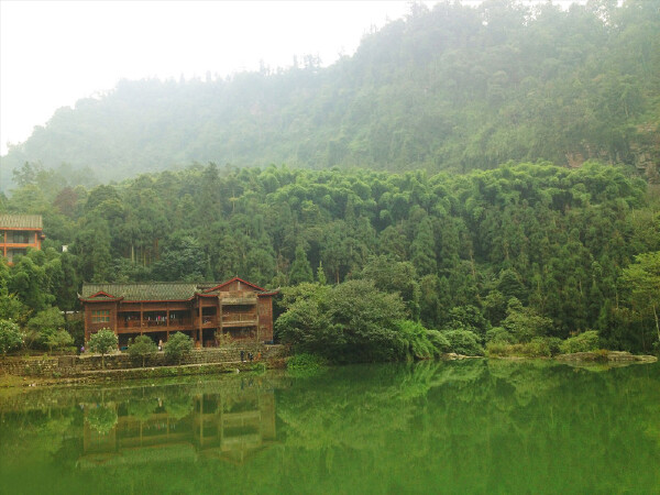 2月去峨眉山穿什么_峨眉山2月天气温度气温_
