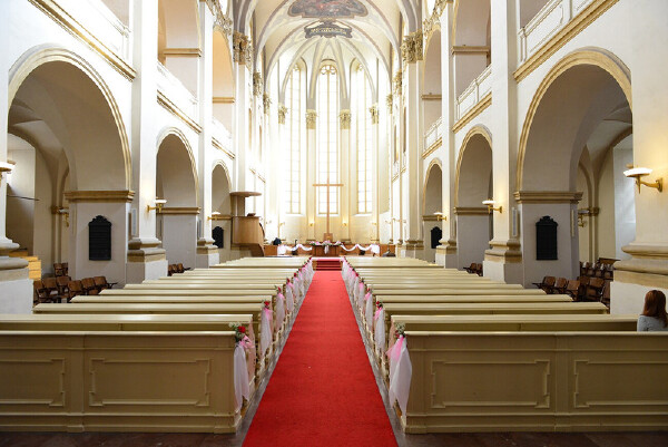 秋天国外蜜月旅游_秋天国外度蜜月去哪里_秋