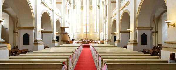 秋天国外蜜月旅游_秋天国外度蜜月去哪里_秋