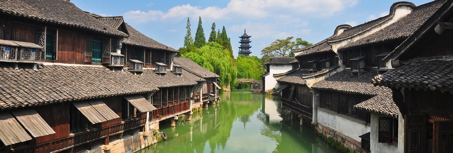 下有苏杭",自古苏州就是文人骚客的必游之地,沧桑的周庄古镇,如画的古