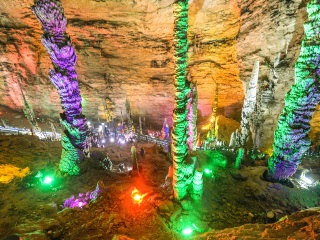 張家界天門山玻璃棧道旅游路線_張家界天門山玻璃棧道旅游價(jià)格多少跟團(tuán)_張家界天門山玻璃棧道旅游花費(fèi)一般多少