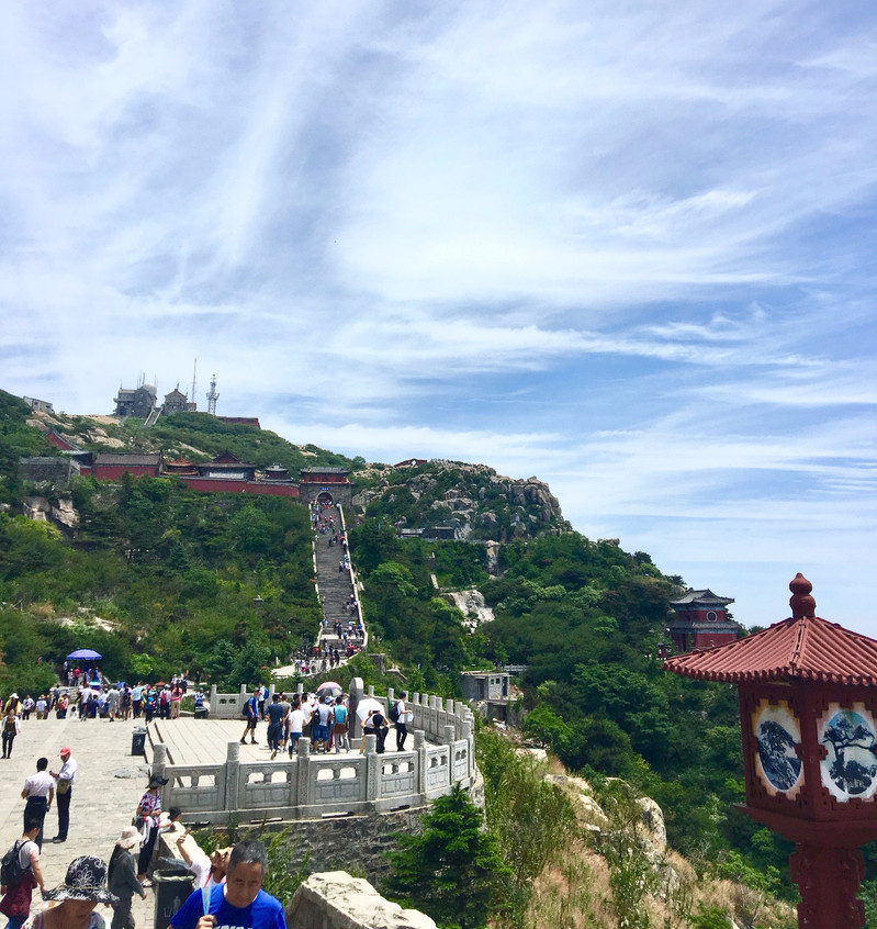 泰山顶上,若是心安,哪里都不算流浪