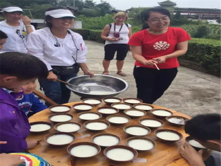 貴州游花多少錢(qián)_貴州旅游花多少錢(qián)_貴州2人旅游需要多少錢(qián)