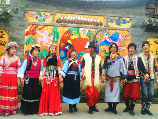 跟團(tuán)云南麗江游價(jià)格_云南麗江八月份旅游_云南麗江旅游費(fèi)用多少