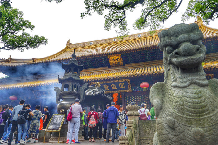 普济禅寺因为离码头最近,一般是登上普陀山香客最先来到的寺庙,所以