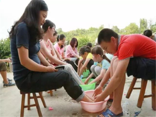 貴州游花多少錢(qián)_貴州旅游花多少錢(qián)_貴州2人旅游需要多少錢(qián)