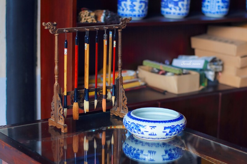 酒店,卖湖笔的店,客栈都会有这种白描字帖.可以体验湖笔之乡的湖笔.