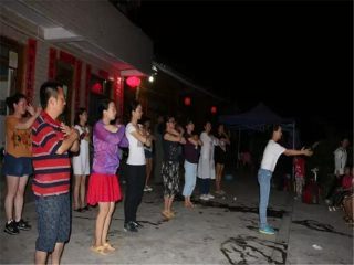 貴州游花多少錢(qián)_貴州旅游花多少錢(qián)_貴州2人旅游需要多少錢(qián)