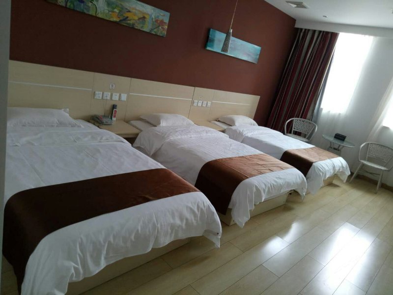 hotelPic
