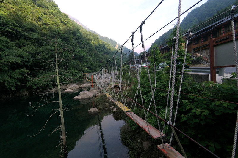 龙井峡闯关