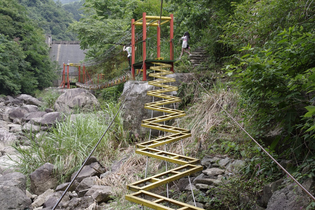 龙井峡闯关