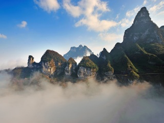 張家界玻璃棧道組團(tuán)旅游_廣州張家界玻璃棧道旅游團(tuán)_跟團(tuán)張家界玻璃棧道游價(jià)格