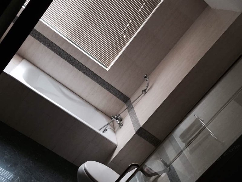 hotelPic