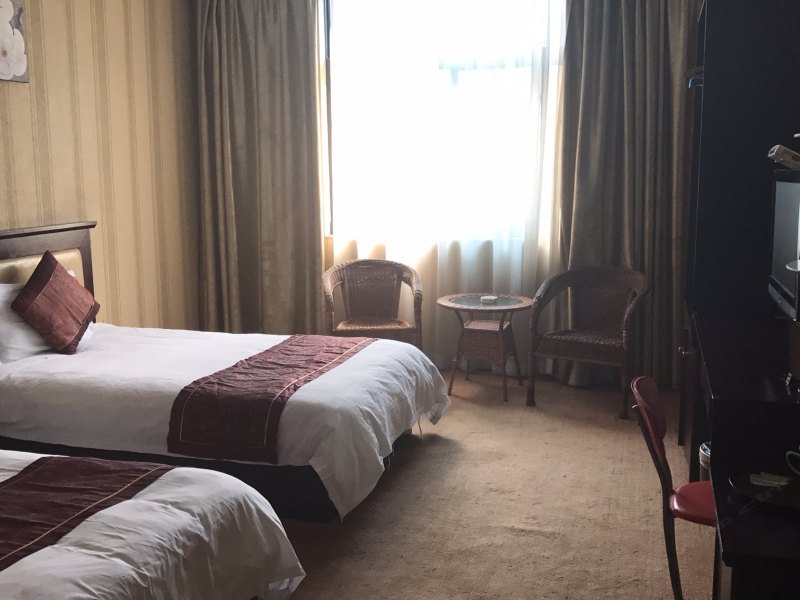 hotelPic