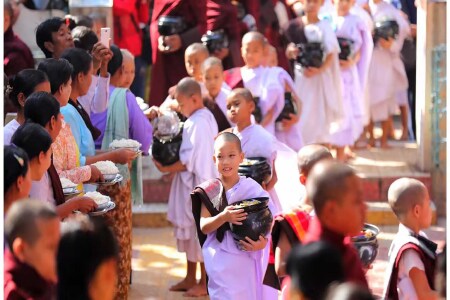 <缅甸曼德勒蒲甘仰光机票+当地6晚8日游>上海直飞仰光，缅甸全境游，乘小马车穿越蒲甘塔林，观千人僧院，体验缅式按摩
