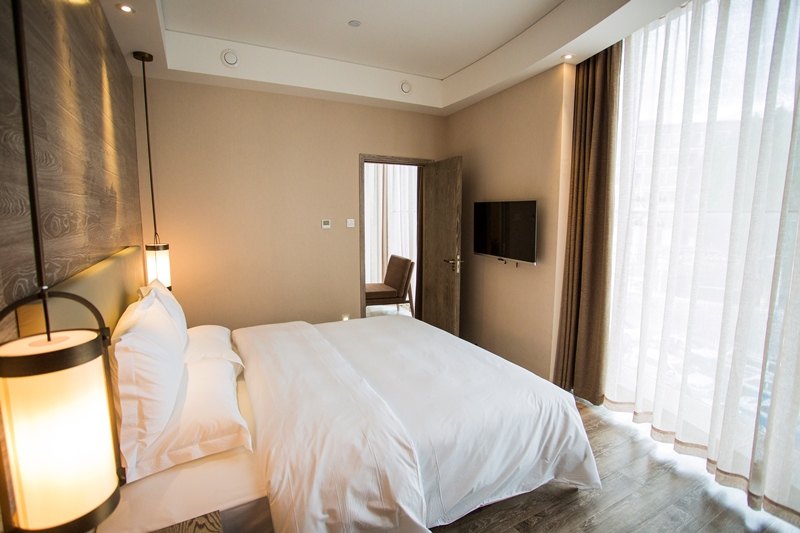 hotelPic