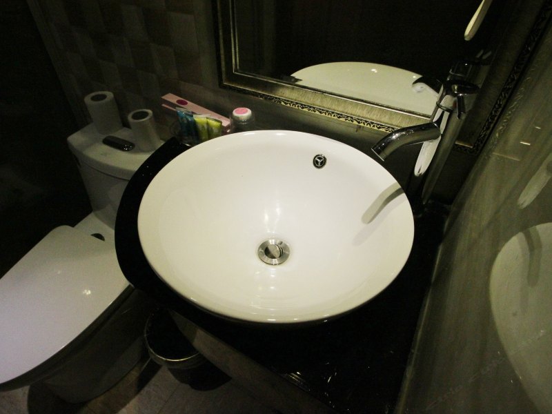 hotelPic