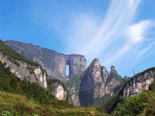湖南張家界游跟團多少錢2021_湖南張家界特價旅游團報價_湖南張家界最適合旅游的季節(jié)