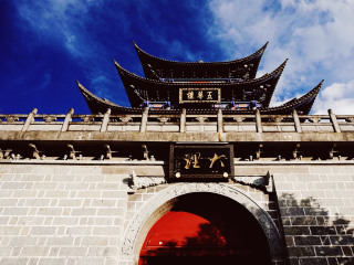 怎么去云南香格里拉旅游_深圳特價(jià)云南香格里拉游_去云南香格里拉靠譜的旅行團(tuán)