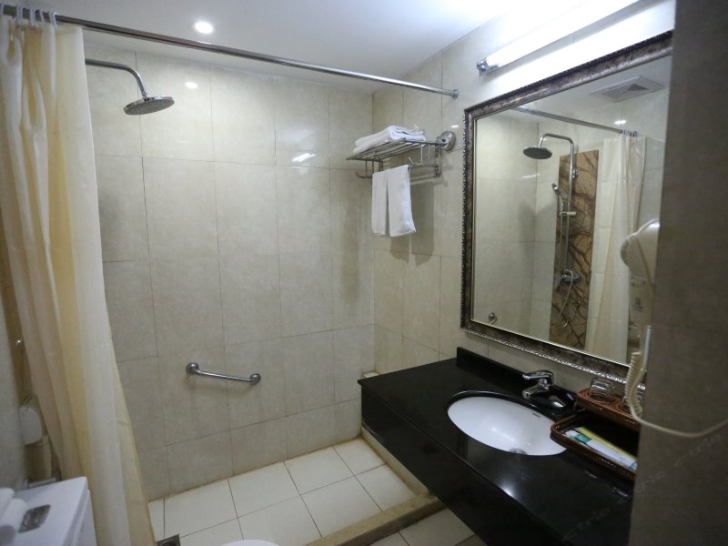 hotelPic